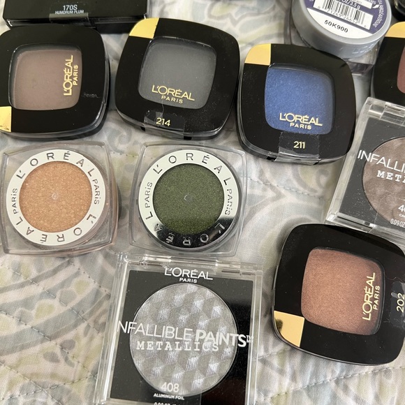 EYESHADOW COLLECTION BUNDLE MUST GO - Picture 5 of 8